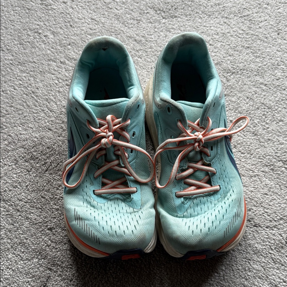 Altar running shoes women’s 9